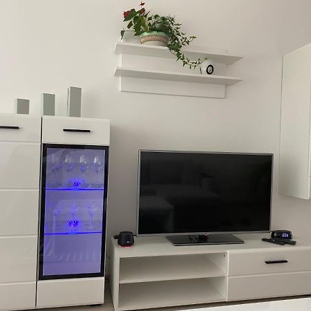 Centra Apartamenti Aluksne Ngoại thất bức ảnh